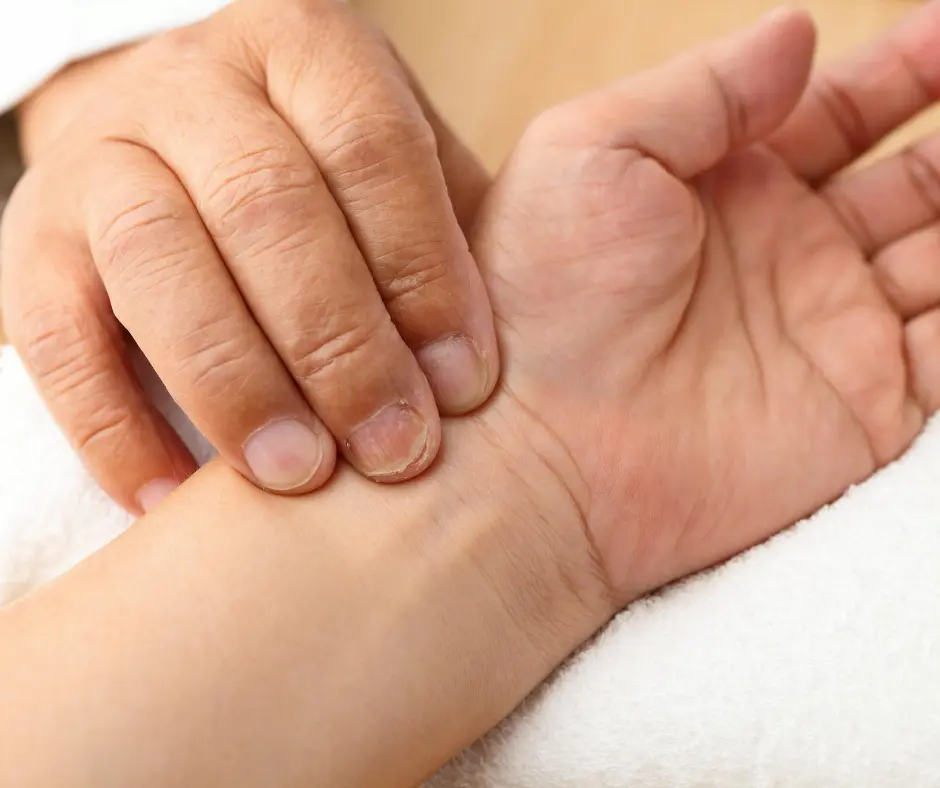 Nadi Pariksha nadi ayurveda​ nadi chikitsa​ nadi vaidyam​ ayurveda nadi pariksha​